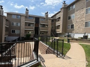 Building Photo - 2929 W Floyd Ave