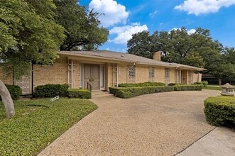 Building Photo - 9133 Boedeker Cir
