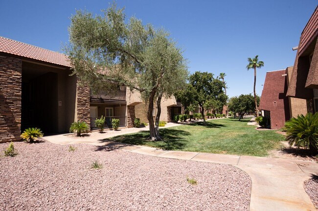 Building Photo - First floor unit in guard gated SW communi...