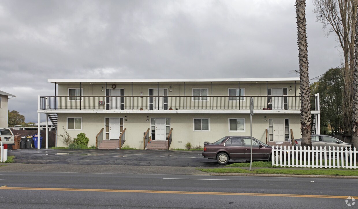 Primary Photo - 738-750 Lincoln Ave