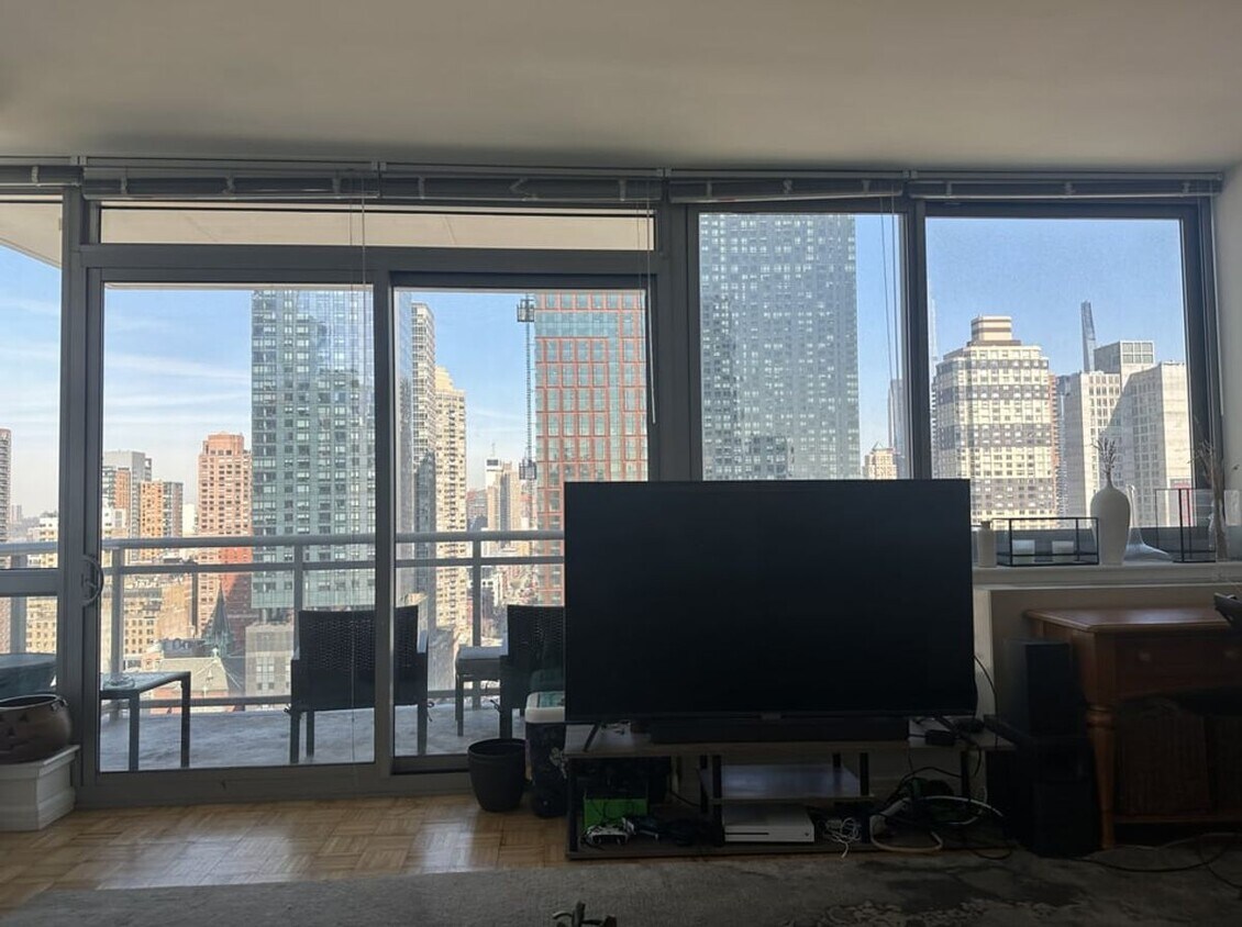 Foto principal - W 37TH ST