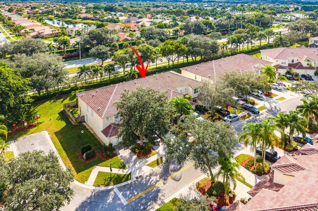 Foto del edificio - 8024 Briantea Dr