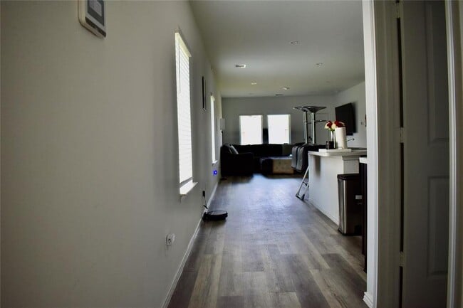 Building Photo - 1811 Legacy Hills Dr