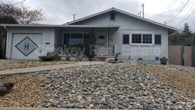 Building Photo - 322 Sweeney Rd