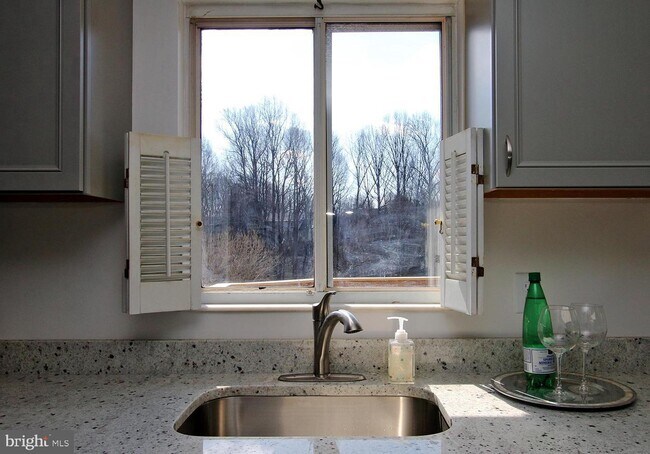 Building Photo - 12422 Morning Light Terrace