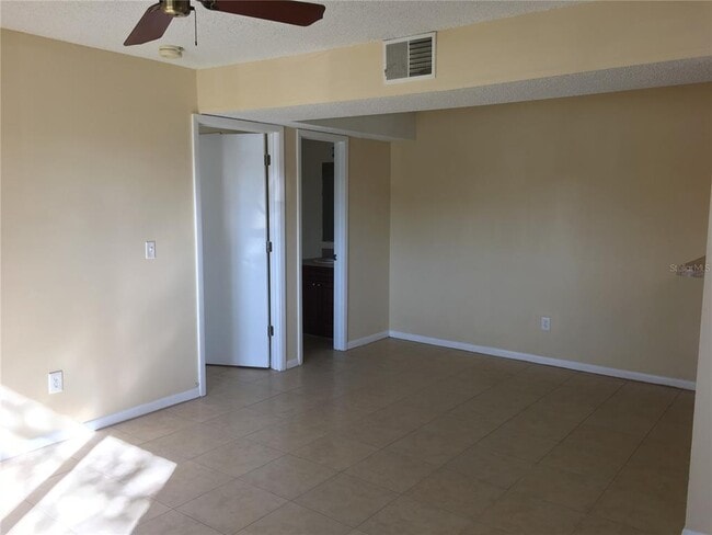Building Photo - 455 Alt 19