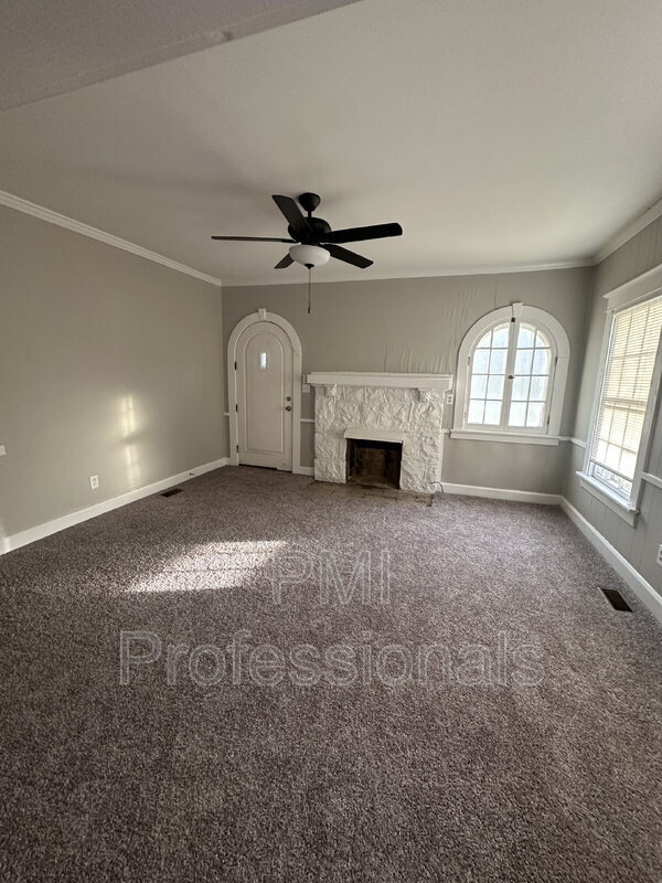 Foto principal - 204 Kingwood Dr