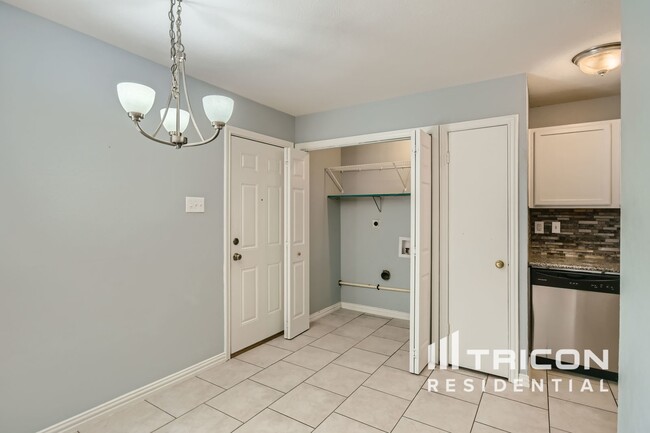 Foto del edificio - 7232 Harwick Ln