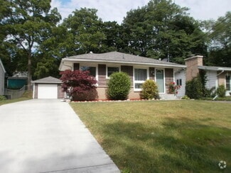 Building Photo - 429 Jennison Ave