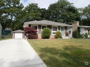 Building Photo - 429 Jennison Ave