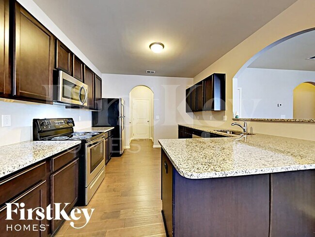 Foto del edificio - 345 Rankin Cir