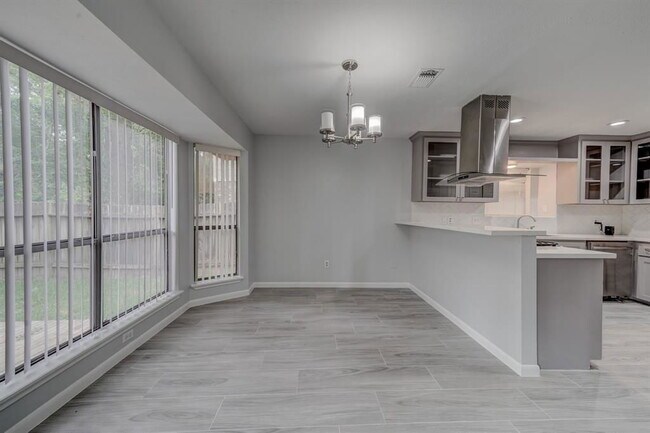 Foto del edificio - 78 Brookflower Rd