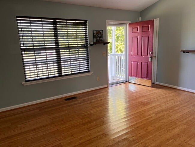 Building Photo - 308 Vernon Traylor Dr