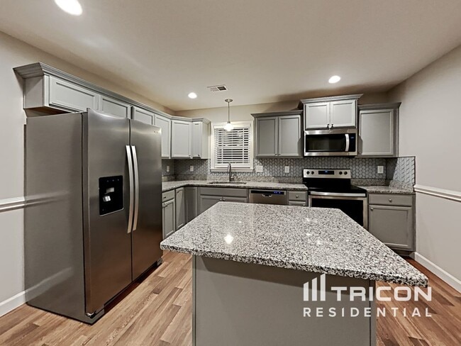 Building Photo - 800 Alley Ridge Dr