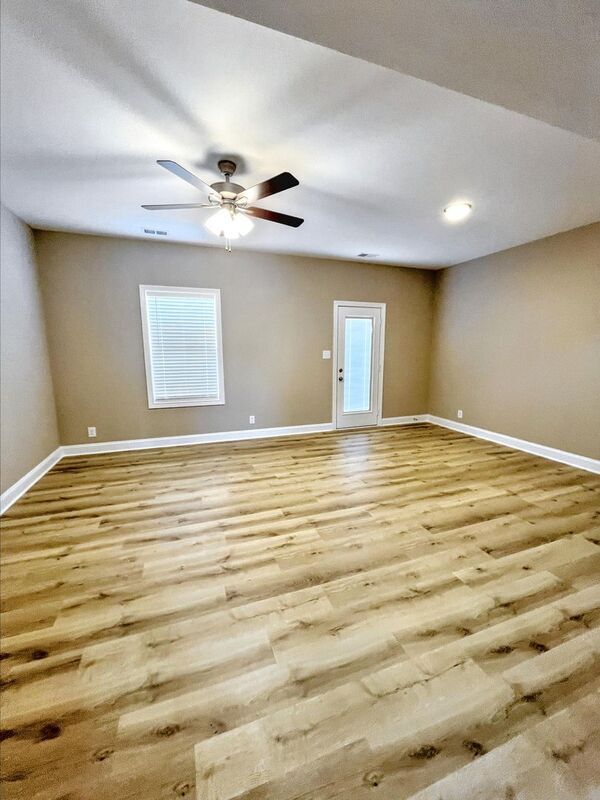 Building Photo - 3385 Polly Dr