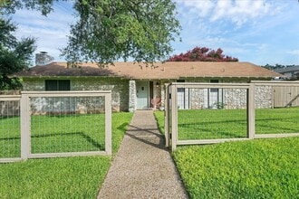Building Photo - 8800 Willowick Dr