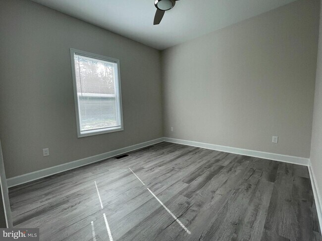 Foto del edificio - 903 Albrough Blvd
