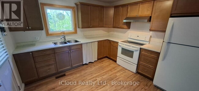 Building Photo - 481 24th St W