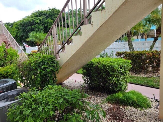 Foto del edificio - 14917 Wedgefield Dr
