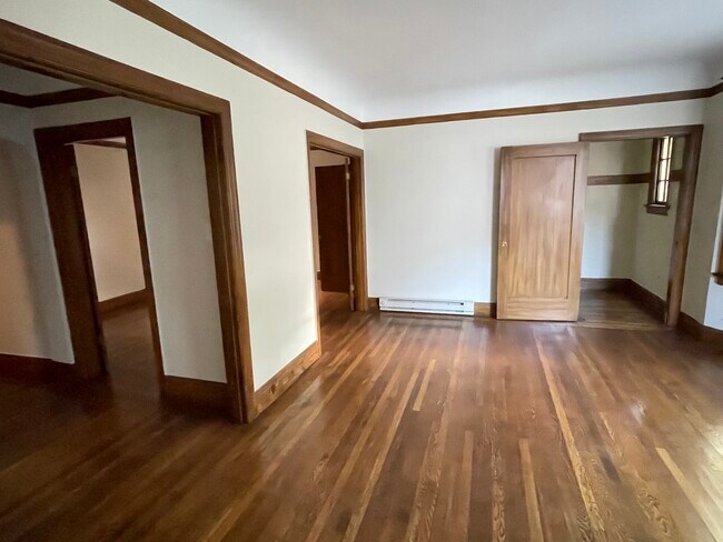 Sala de estar con armario/rincón - 3337 Octavia St