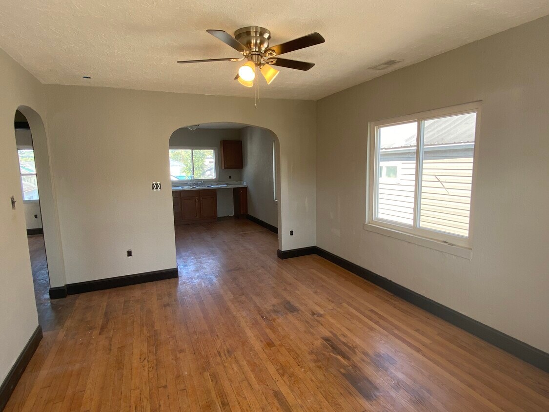 Foto principal - 4814 Tennessee St
