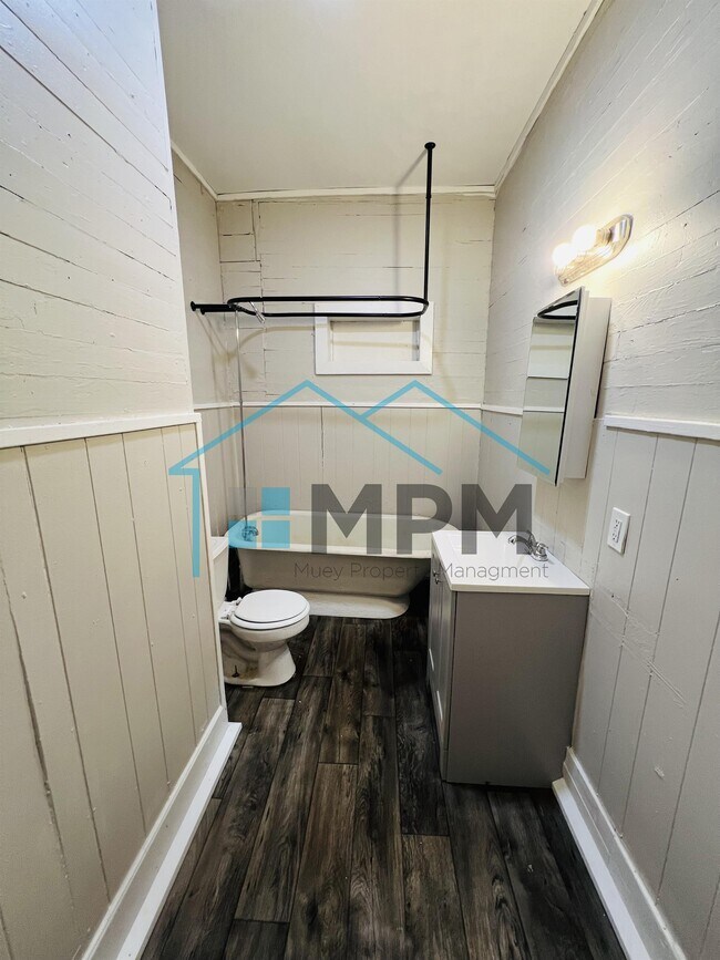 Foto del edificio - 102 S 2nd St