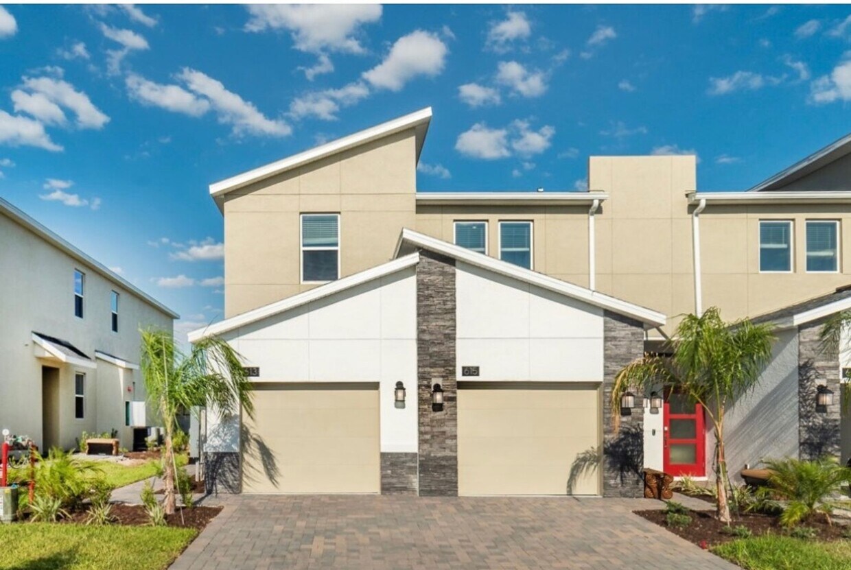 Primary Photo - BEAUTIFUL CHAMPIONS GATE 2 BED 2 BATH COND...