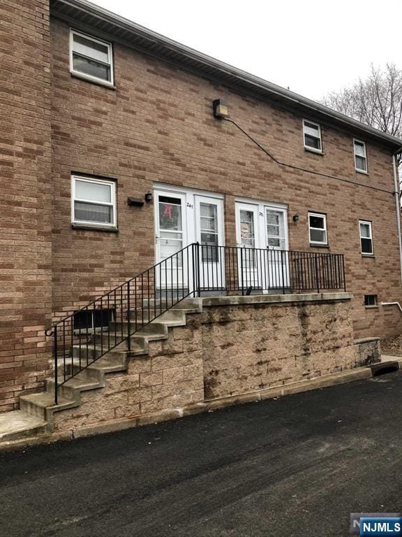 Building Photo - 2-47-47 Virginia Dr
