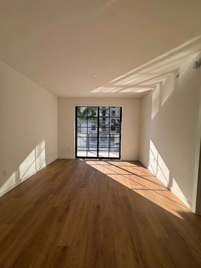 Foto del edificio - 1655 NW 124th St