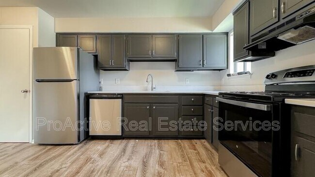 Foto del edificio - 1373 E Tanners Creek Dr