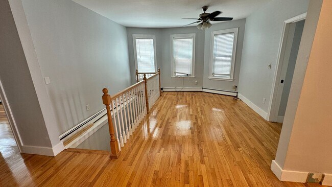 Foto del edificio - BU Modern 5-bed + 2-bath