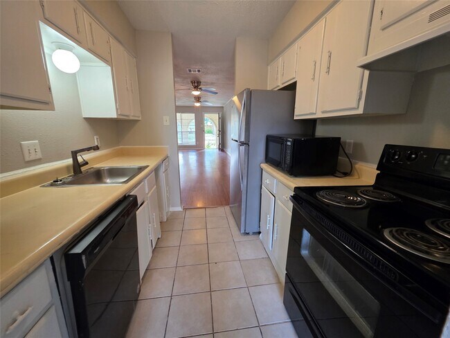 Foto del edificio - 12724 Shannon Hills Dr