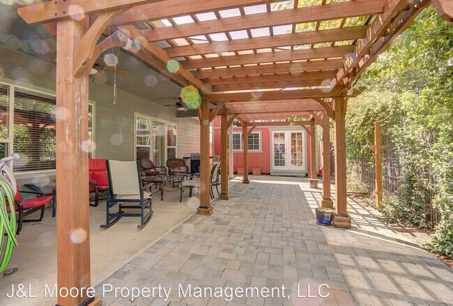 Building Photo - 3 br, 2.5 bath House - 88 Pineridge Lane