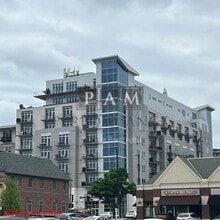 Building Photo - 601 E Ogden Ave