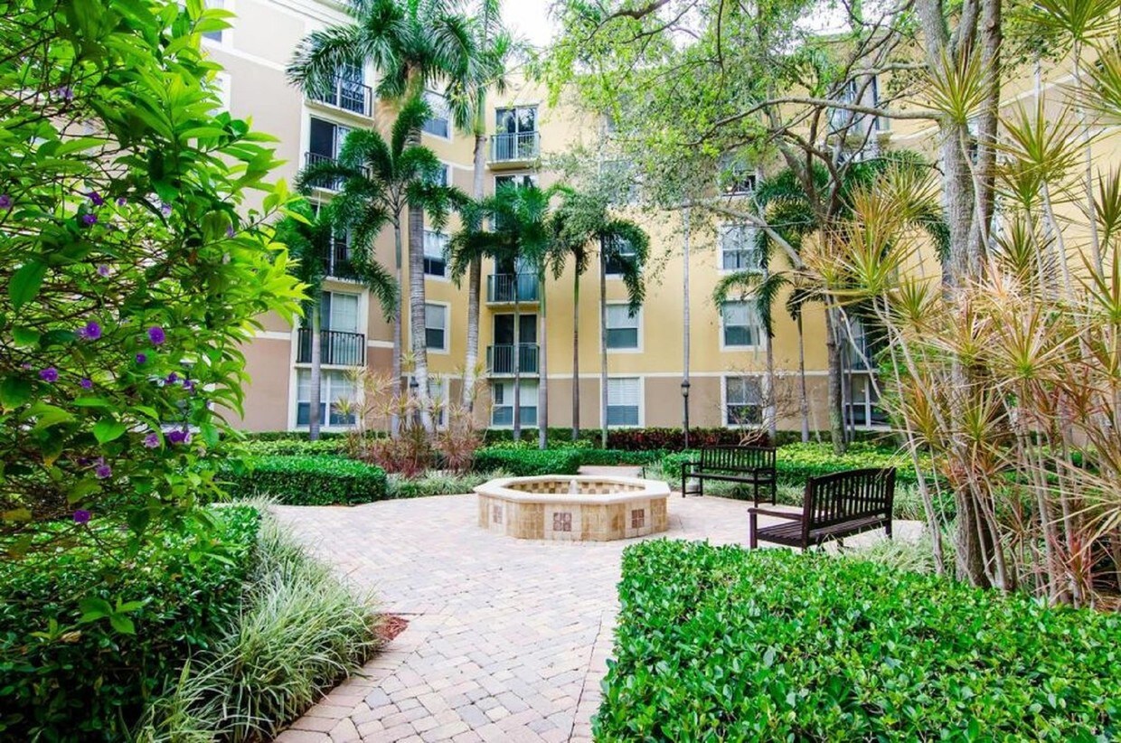 courtyard gardens - 630 S Sapodilla Ave