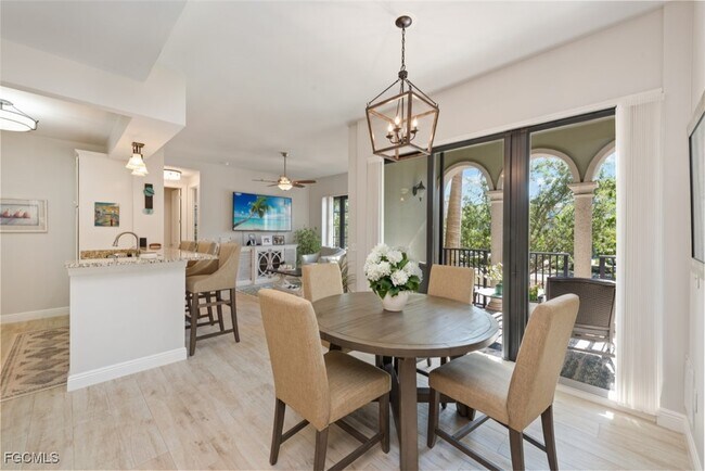 Building Photo - 8000 Via Sardinia St