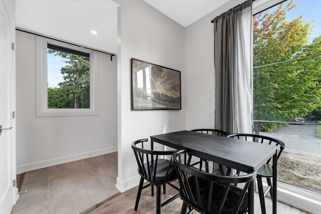 Building Photo - 157 Sanford Ave