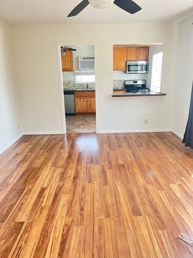 Foto del edificio - 5130-5140 Roseland Street