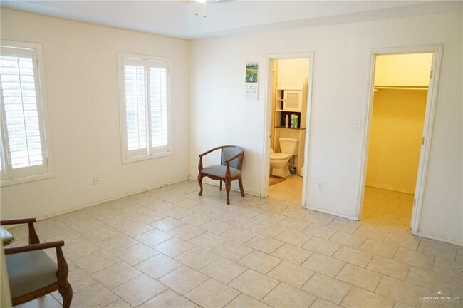 Building Photo - 19 Goldwing Wy