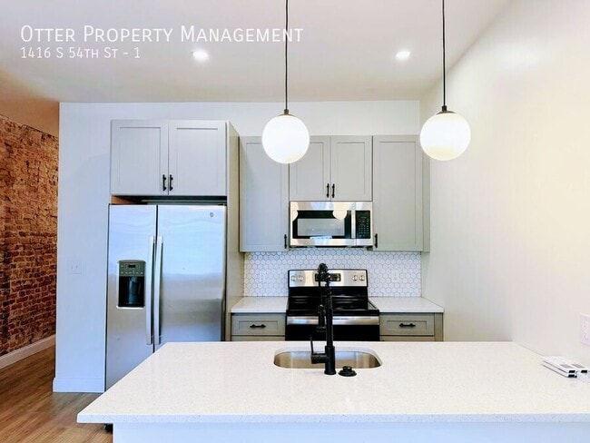 Building Photo - 1416 S 54th St