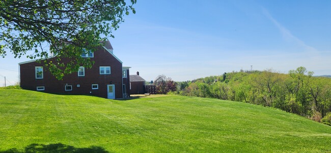 Building Photo - 1142 Fells Church Rd