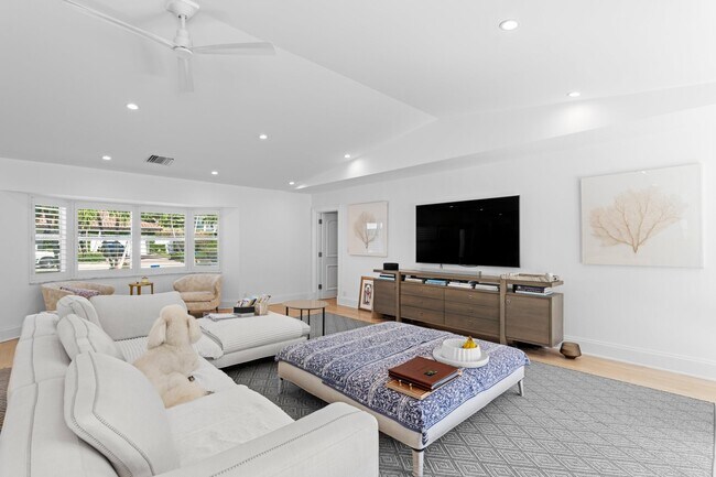 Building Photo - 200 Ellamar Rd