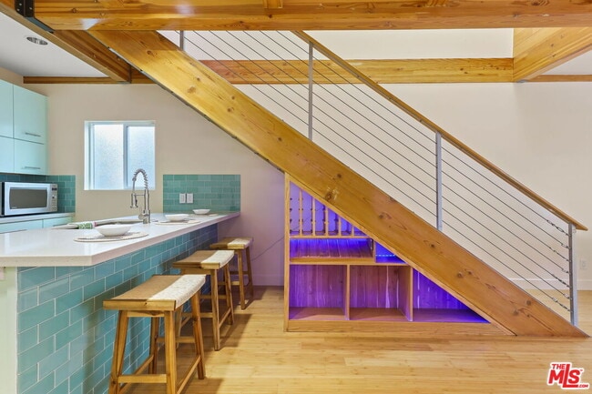 Foto del edificio - 621 Rose Ave