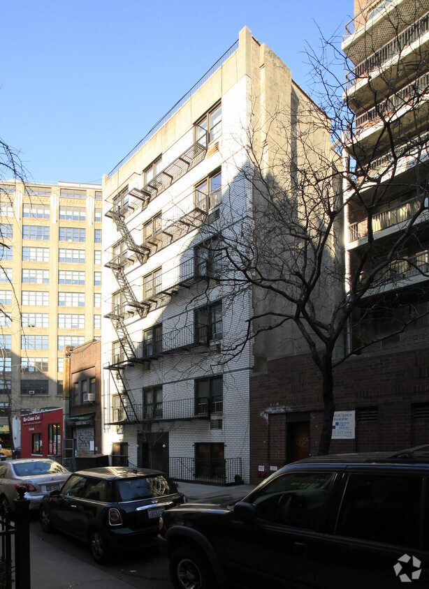 Building Photo - 65 Downing St