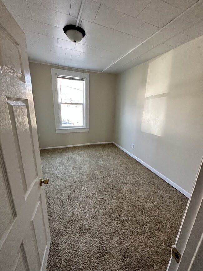 Building Photo - 572 W. 5th Street Apartments LLC