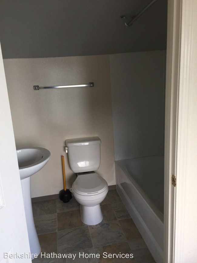 Building Photo - 1 br, 1 bath House - 1306 Nisqually Street