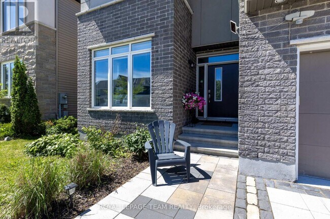 Building Photo - 512 Breccia Heights
