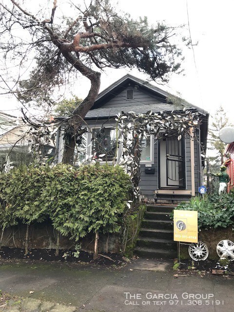 Foto principal - 3222 SW Water Ave