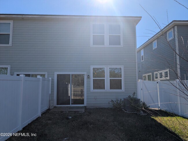 Foto del edificio - 10663 Waterfield Rd