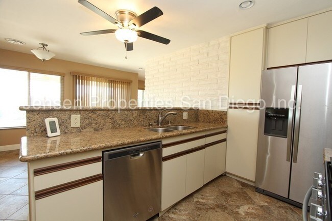 Building Photo - 13863 Tierra Bonita Rd